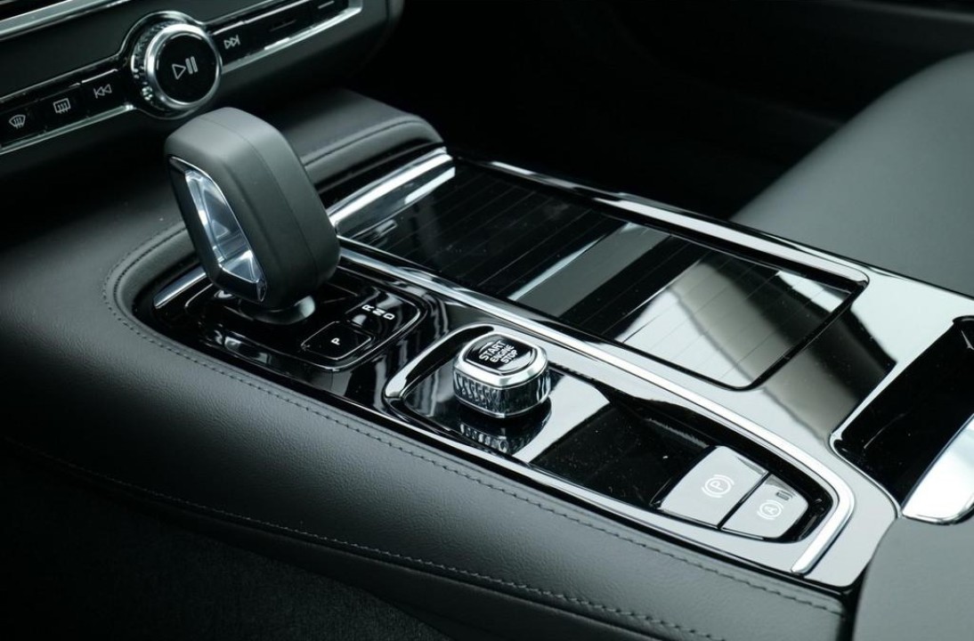 Volvo S90 T8 Recharge AWD Ultimate Dark - foto 17