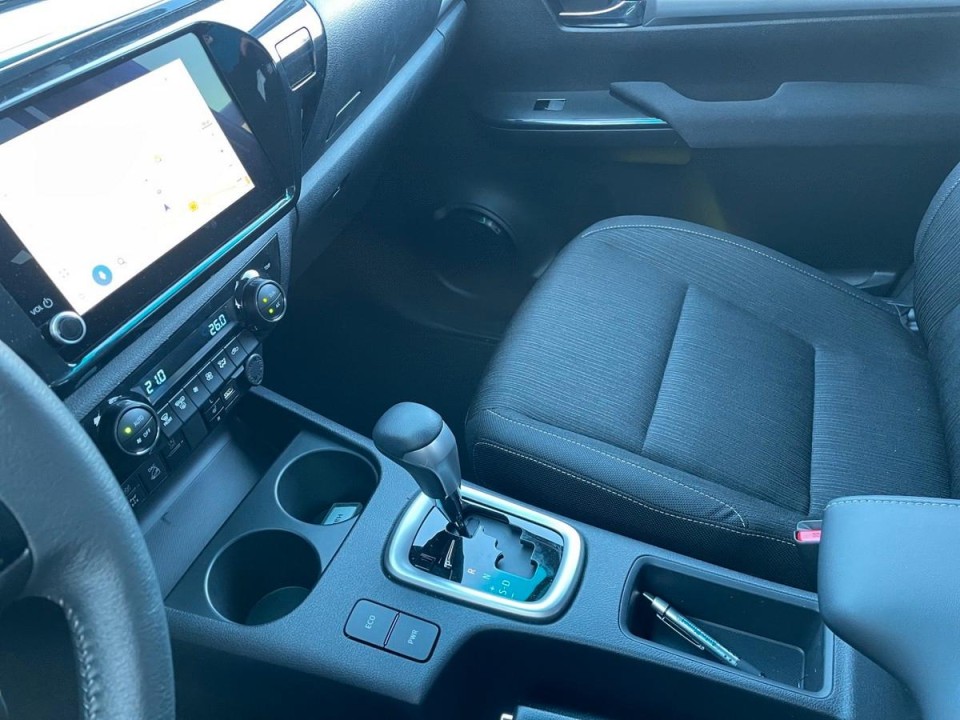 Toyota Hilux 2.4D Comfort - foto 12