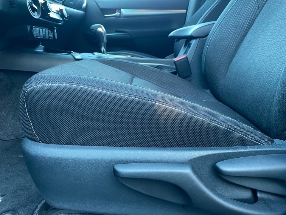 Toyota Hilux 2.4D Comfort - foto 14