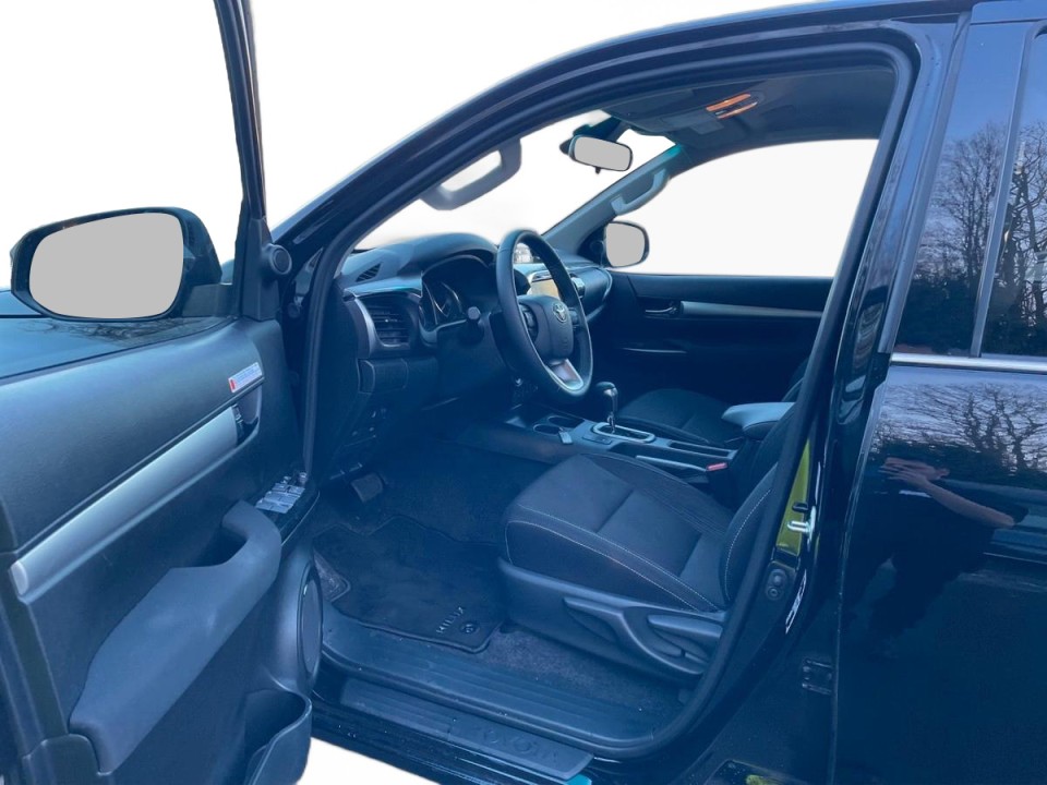 Toyota Hilux 2.4D Comfort - foto 8