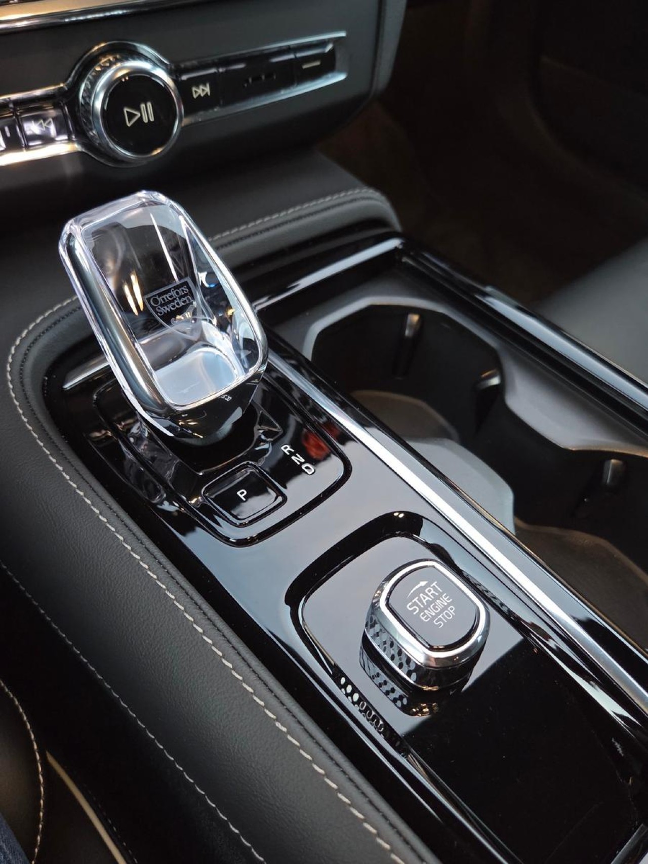 Volvo S90 T8 Recharge AWD Ultimate Dark (5)