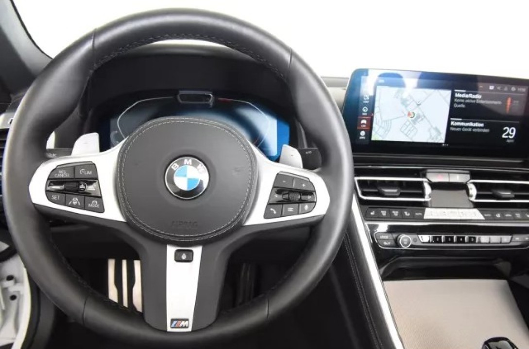 BMW Seria 8 840i Cabrio (5)