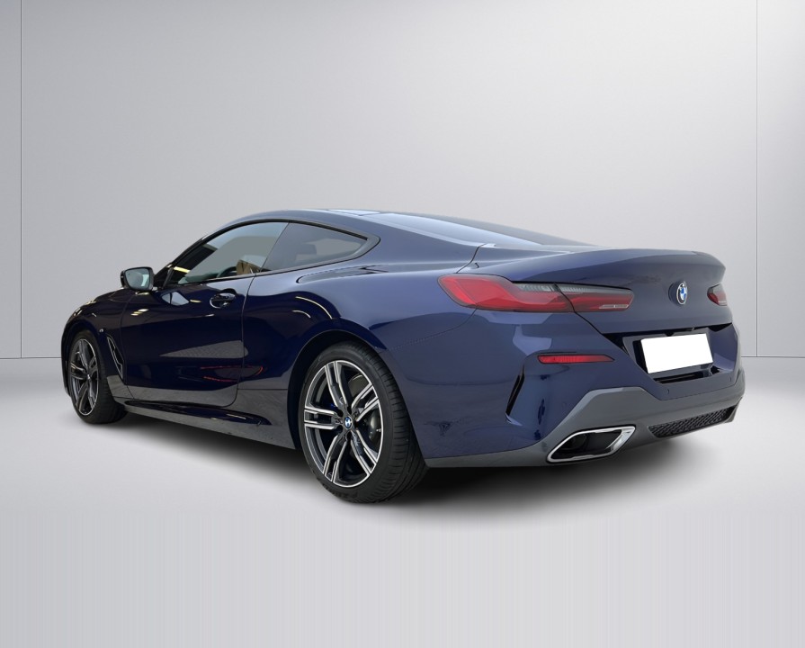 BMW Seria 8 840i Coupe (3)