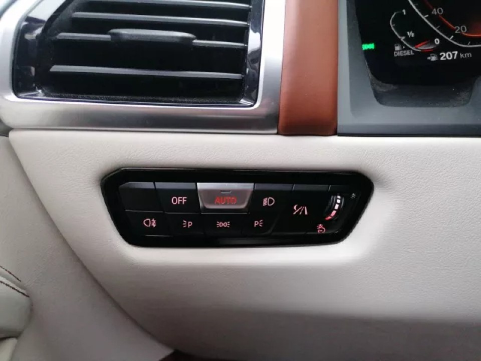 BMW Seria 8 840d xDrive Cabriolet - foto 18