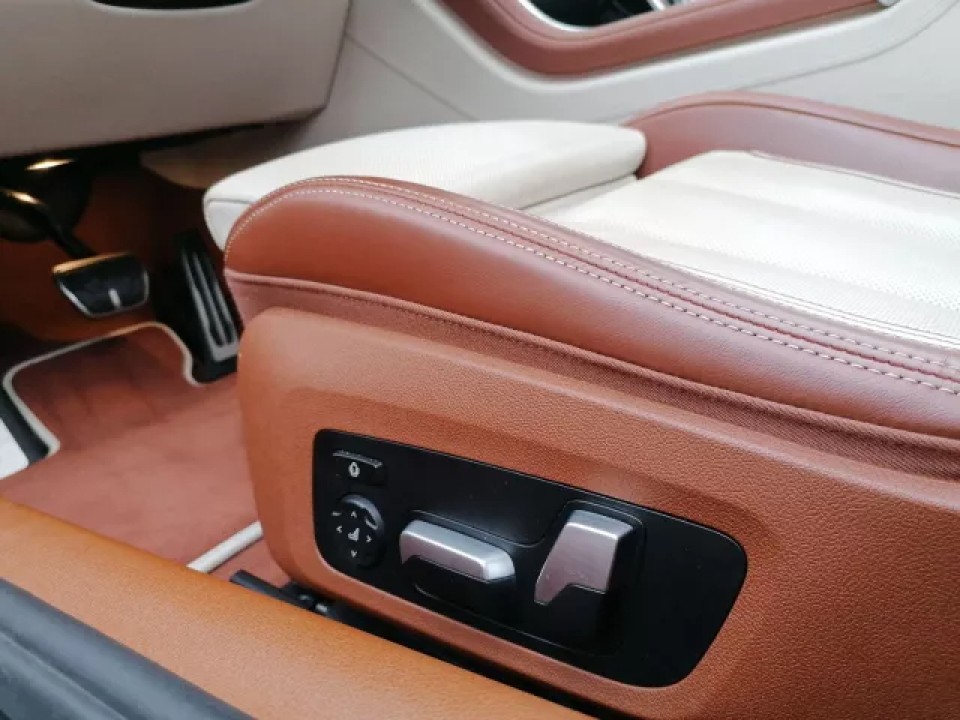 BMW Seria 8 840d xDrive Cabriolet - foto 17