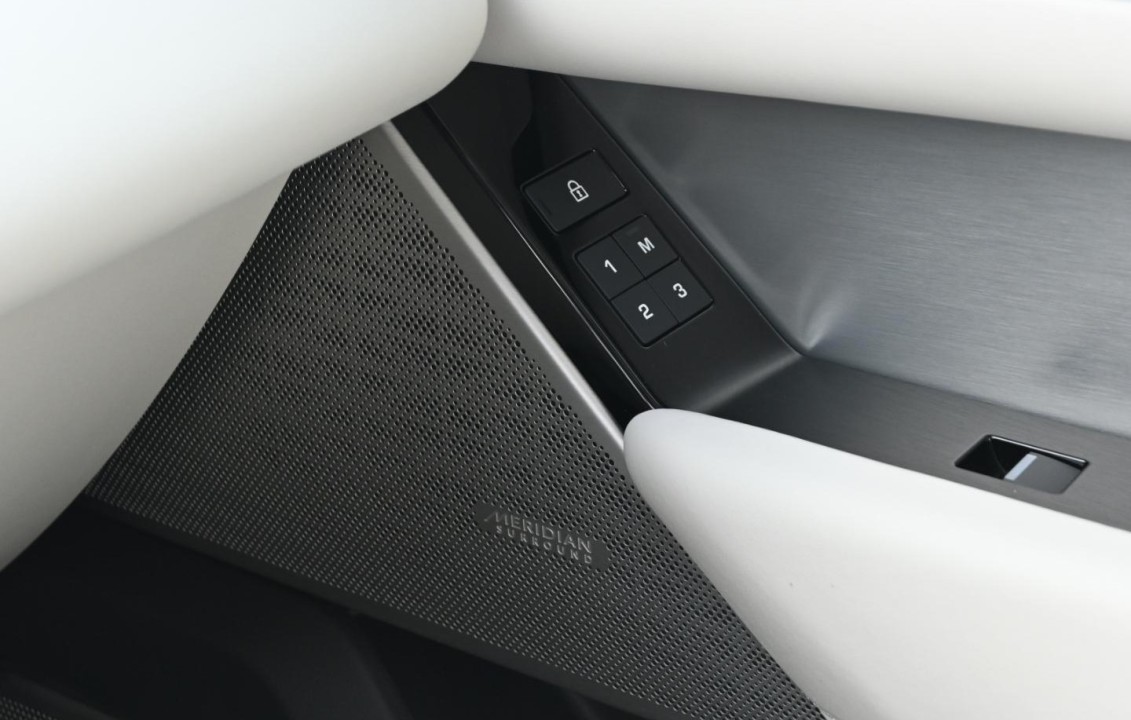 Land Rover Range Rover Velar D300 HSE R-Dynamic - foto 12