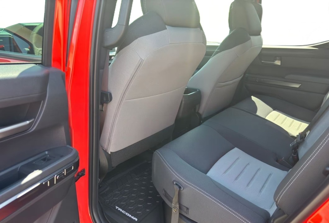 Toyota Tacoma - foto 11