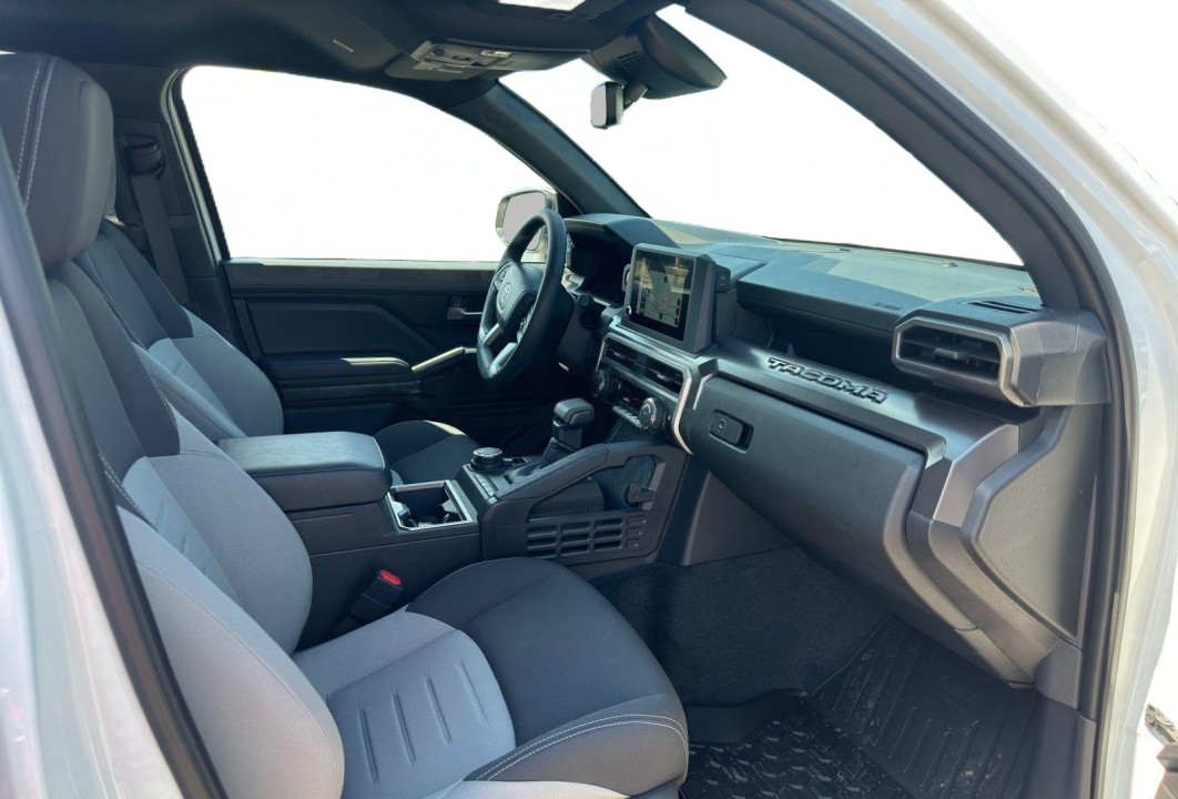 Toyota Tacoma - foto 8