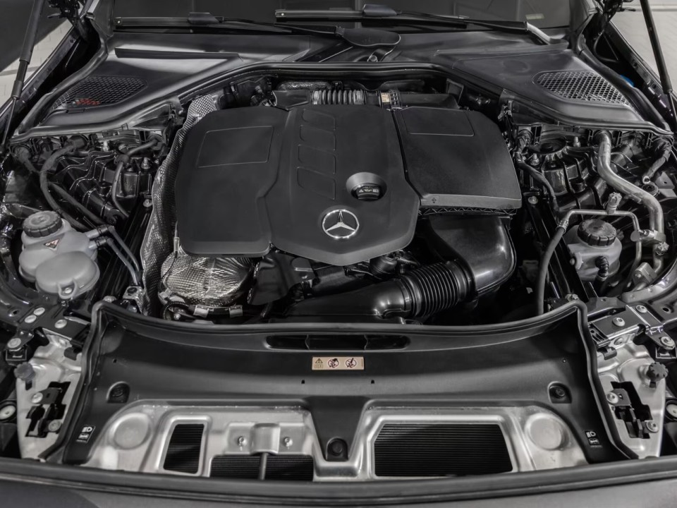 Mercedes-Benz E 300de - foto 20