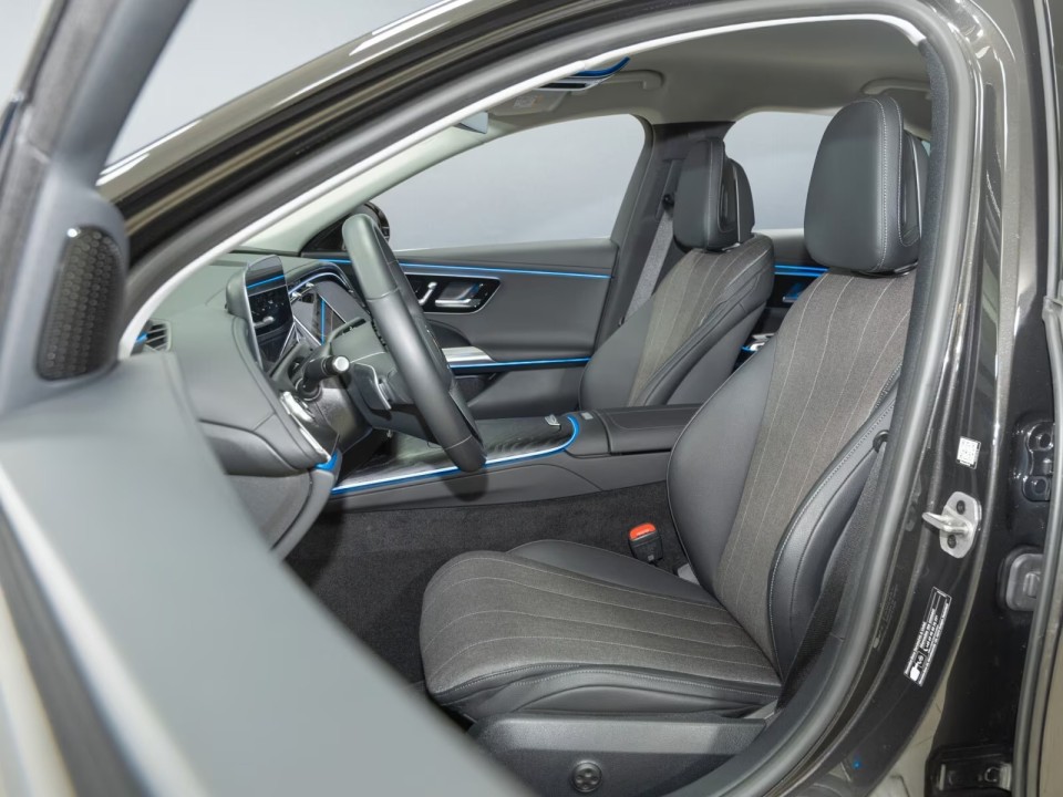 Mercedes-Benz E 300de - foto 10