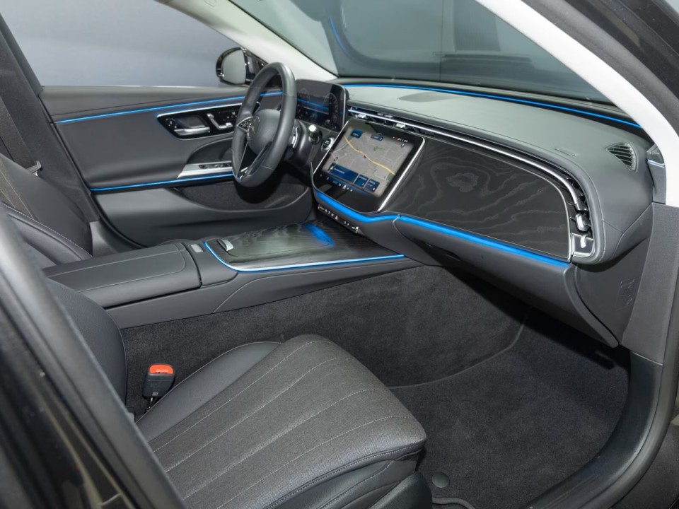 Mercedes-Benz E 300de - foto 11