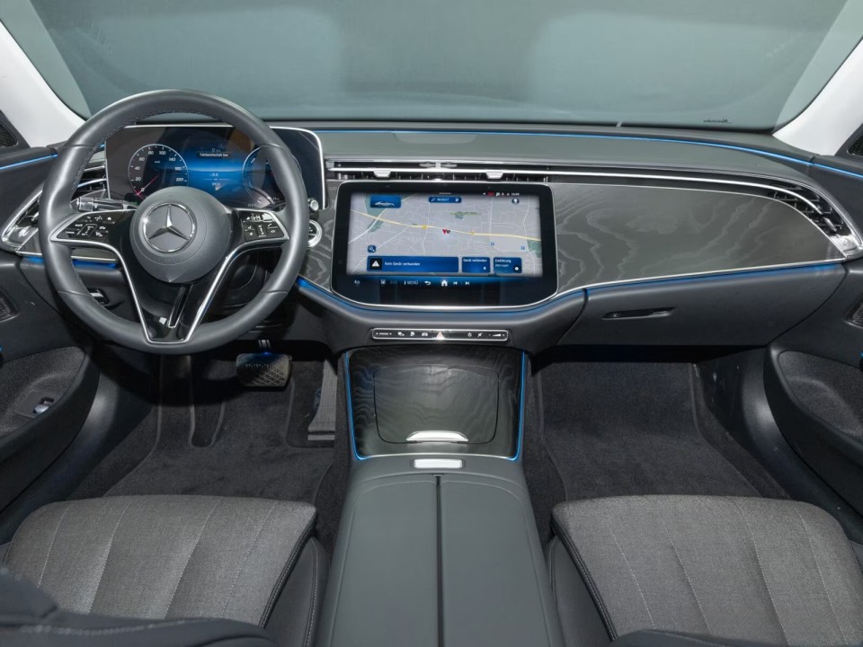 Mercedes-Benz E 300de - foto 8