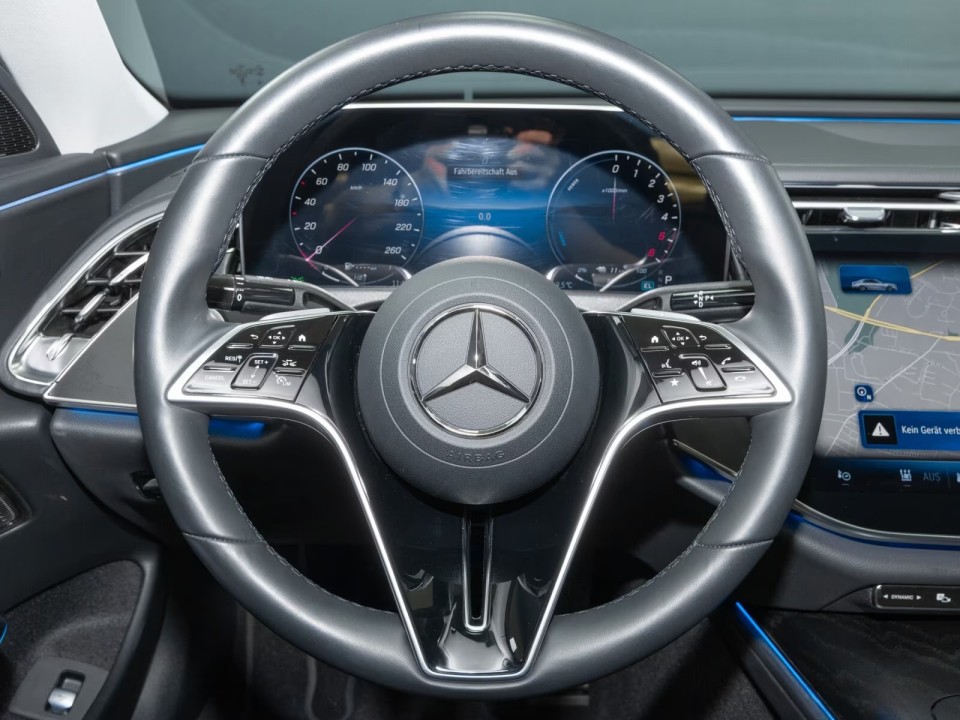 Mercedes-Benz E 300de - foto 7