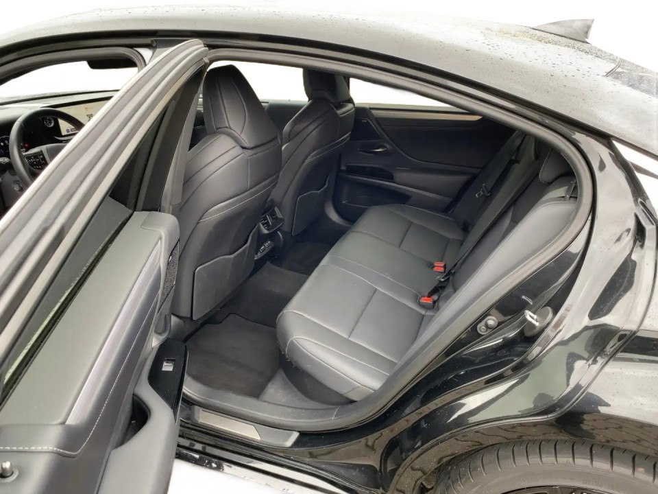 Lexus Seria ES 300h F-Sport - foto 14