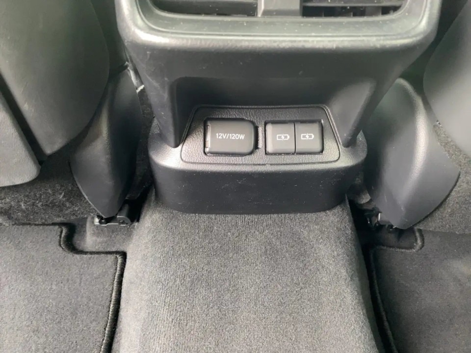 Lexus Seria ES 300h F-Sport - foto 16