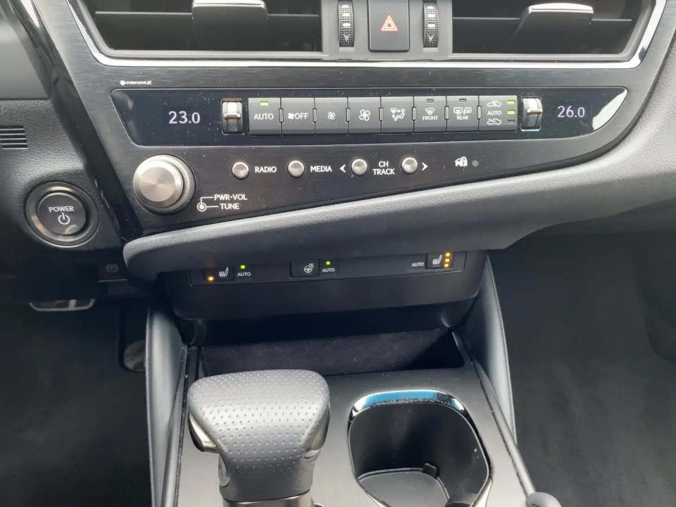 Lexus Seria ES 300h F-Sport - foto 11