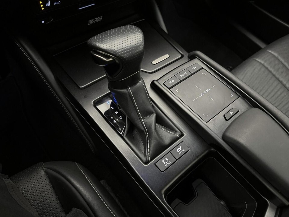 Lexus Seria ES 300h F-Sport - foto 12