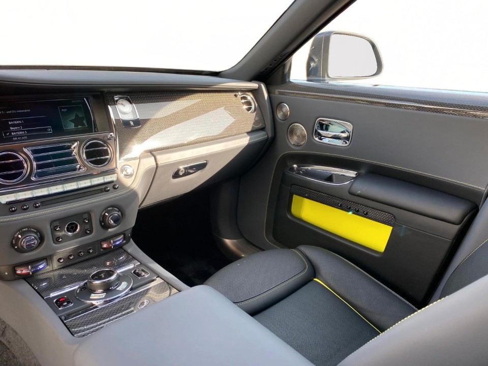 Rolls-Royce Ghost Black Badge - foto 12