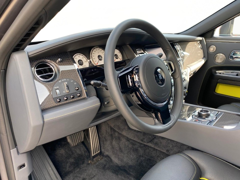 Rolls-Royce Ghost Black Badge - foto 8