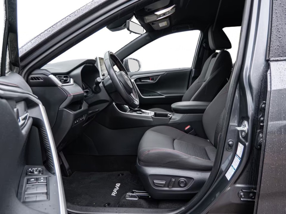 Toyota RAV4 PHEV - foto 11