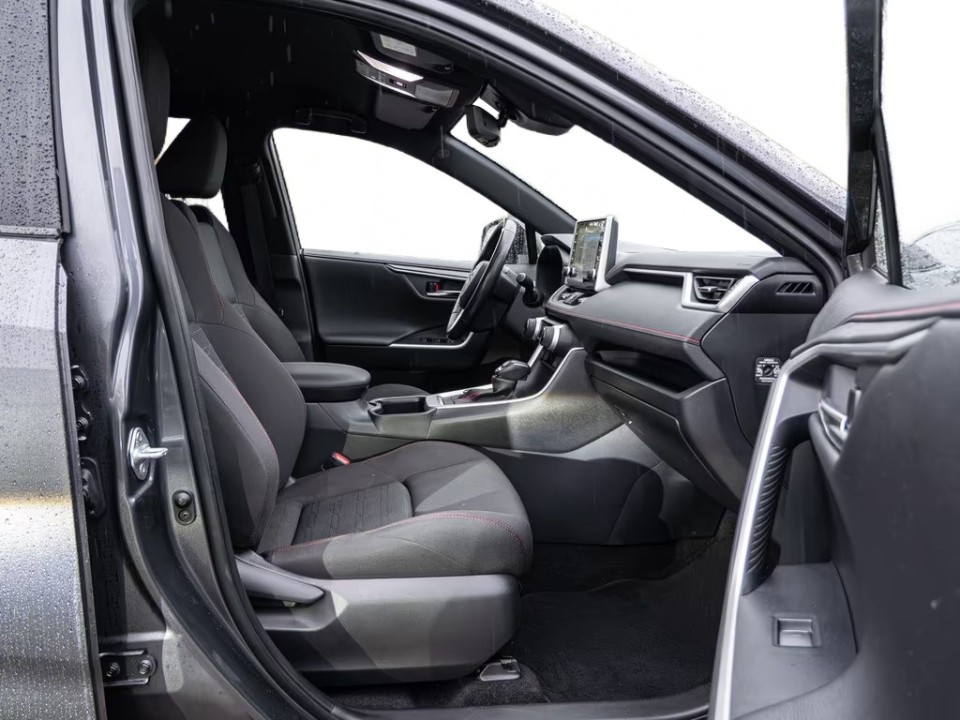 Toyota RAV4 PHEV - foto 12