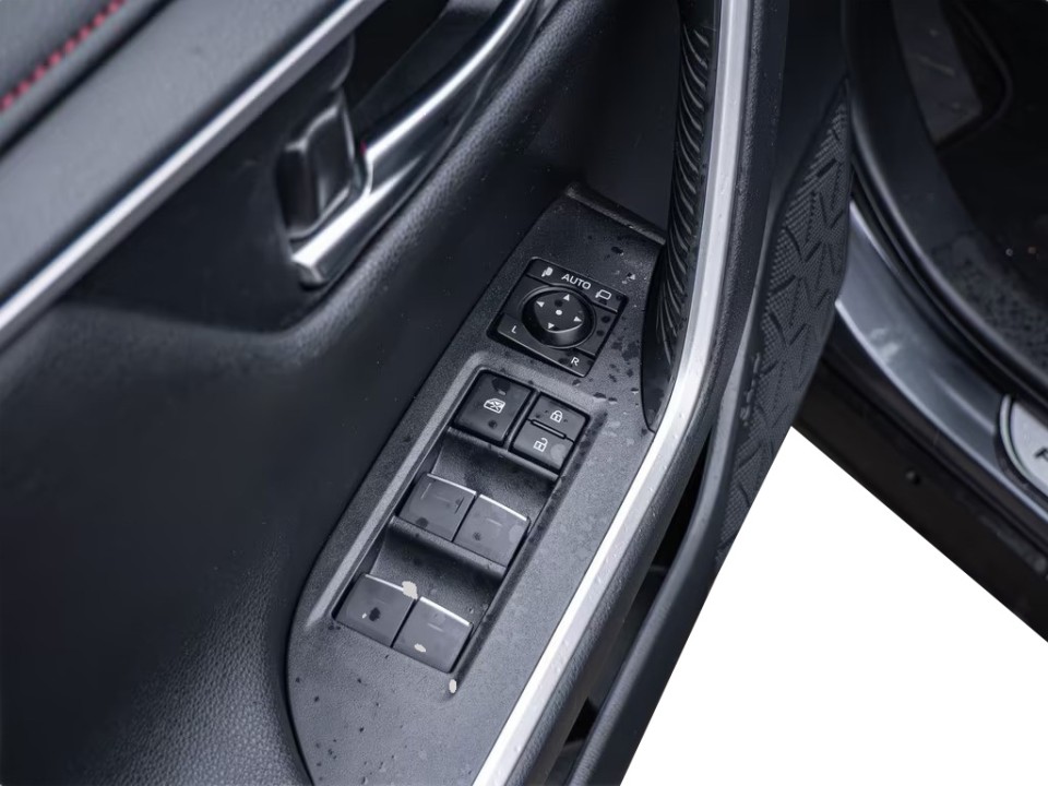 Toyota RAV4 PHEV - foto 32