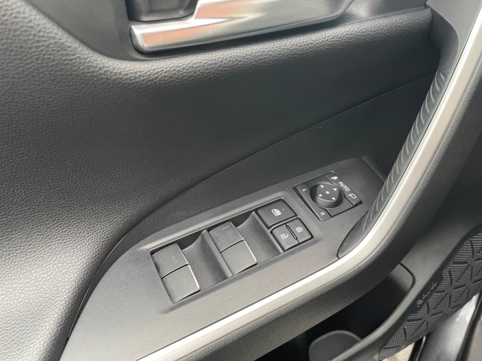 Toyota RAV4 PHEV Style - foto 22