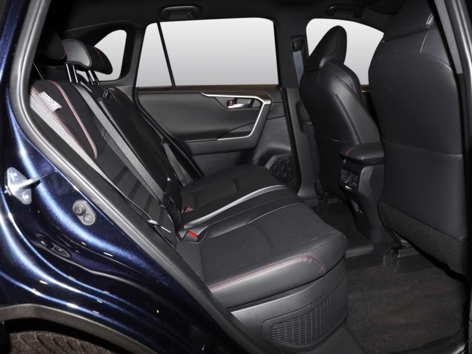 Toyota RAV4 PHEV - foto 9