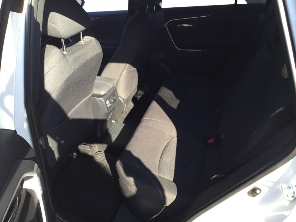 Toyota RAV4 PHEV - foto 6