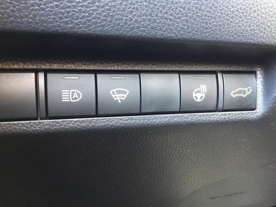 Toyota RAV4 PHEV - foto 11