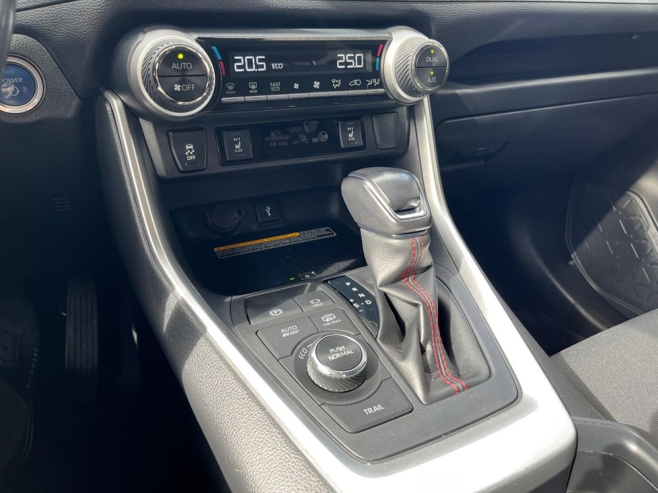 Toyota RAV4 PHEV - foto 9