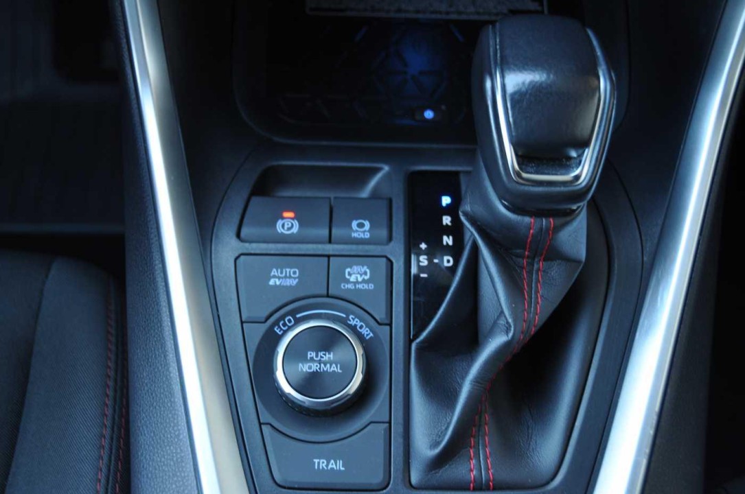 Toyota RAV4 PHEV - foto 12