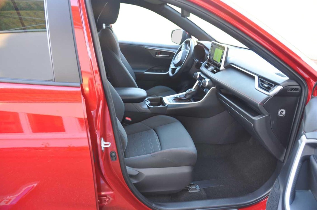 Toyota RAV4 PHEV - foto 10