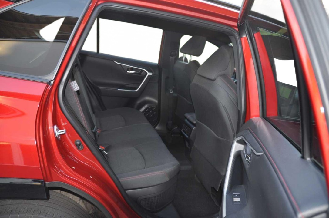 Toyota RAV4 PHEV - foto 9