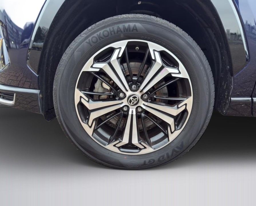 Toyota RAV4 PHEV - foto 15