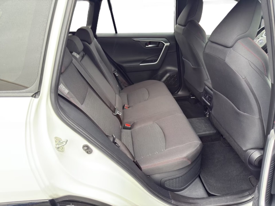 Toyota RAV4 PHEV - foto 14