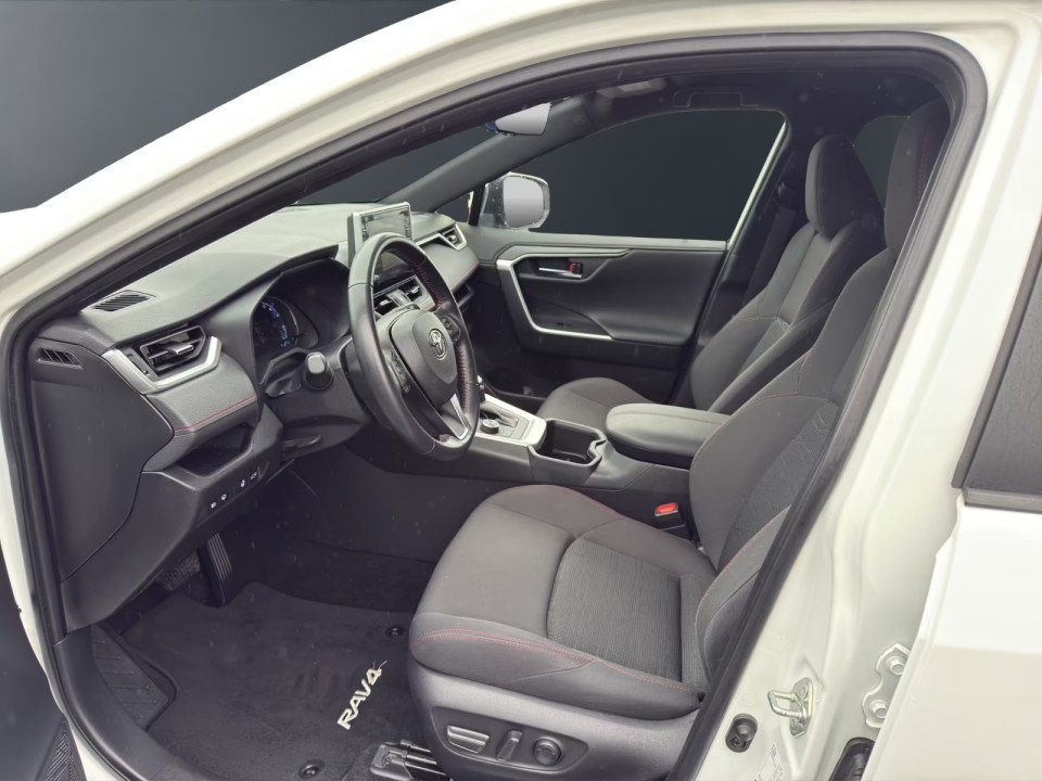 Toyota RAV4 PHEV - foto 11