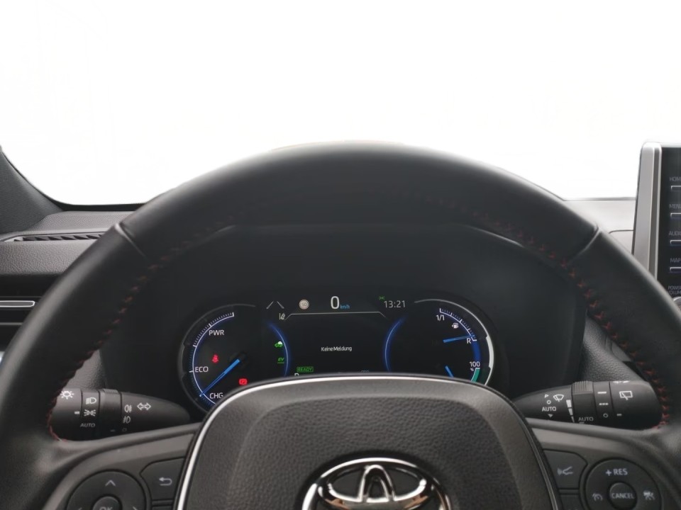 Toyota RAV4 PHEV - foto 10