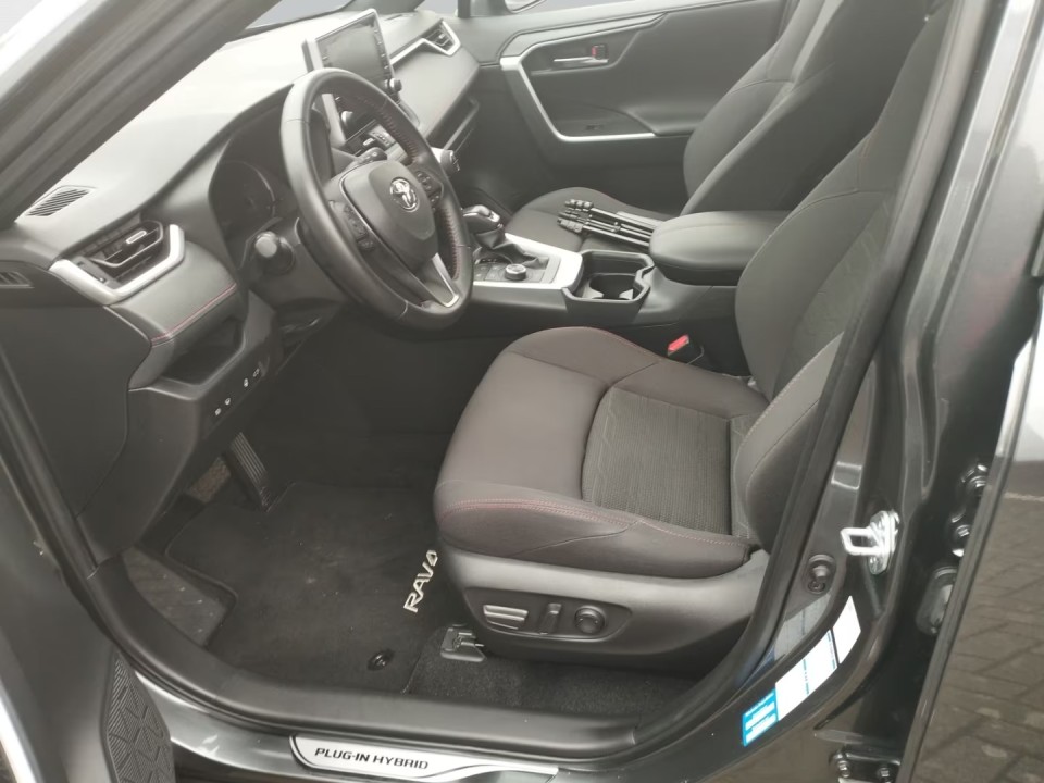 Toyota RAV4 PHEV - foto 11