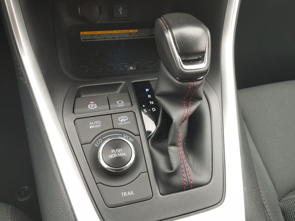 Toyota RAV4 PHEV - foto 13