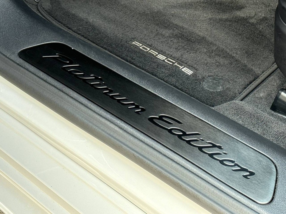 Porsche Panamera 4 E-Hybrid Sport Turismo Platinum Edition - foto 18