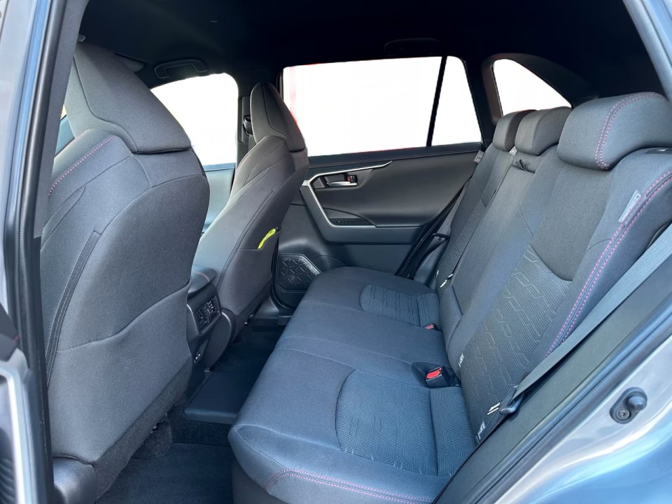 Toyota RAV4 PHEV - foto 12