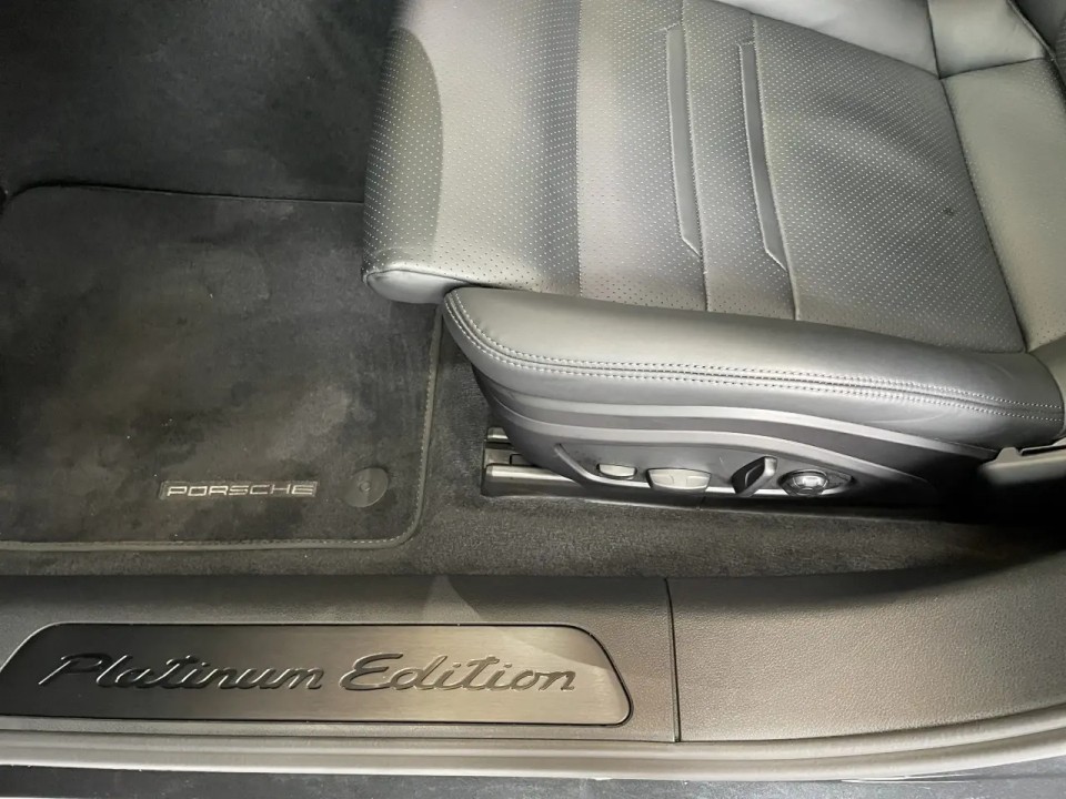Porsche Panamera 4 Platinum Edition - foto 22