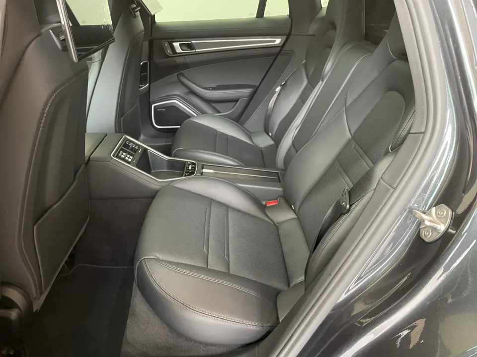 Porsche Panamera 4 Platinum Edition - foto 18