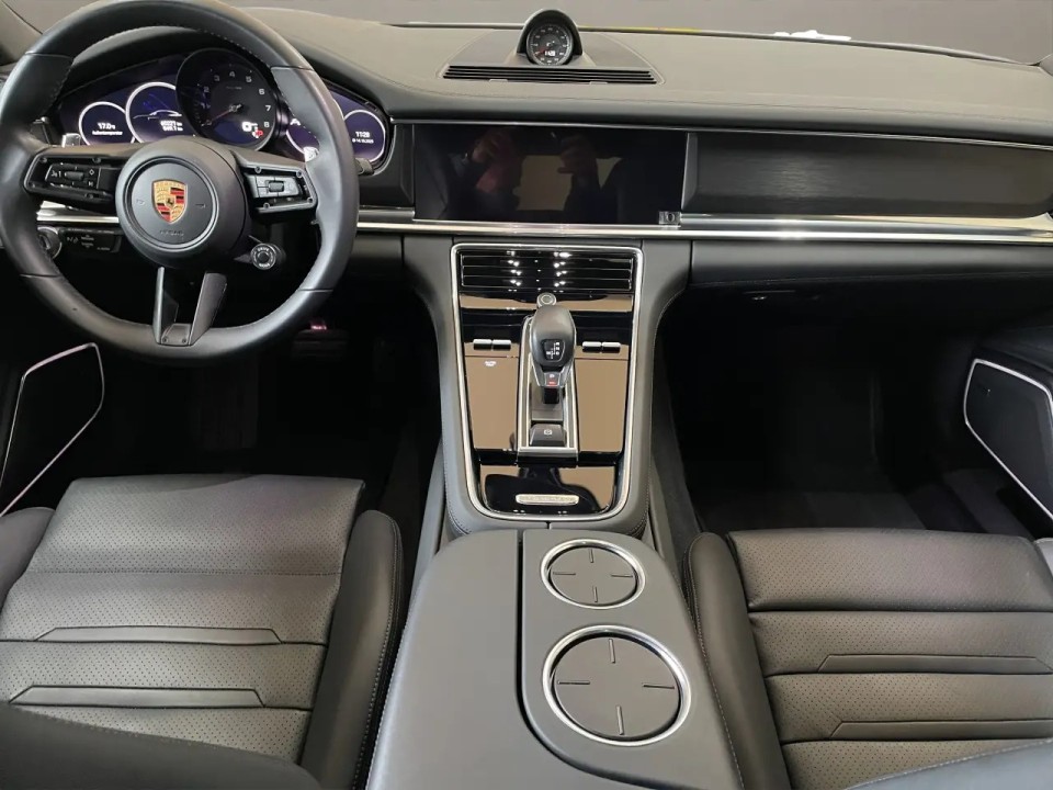 Porsche Panamera 4 Platinum Edition - foto 10