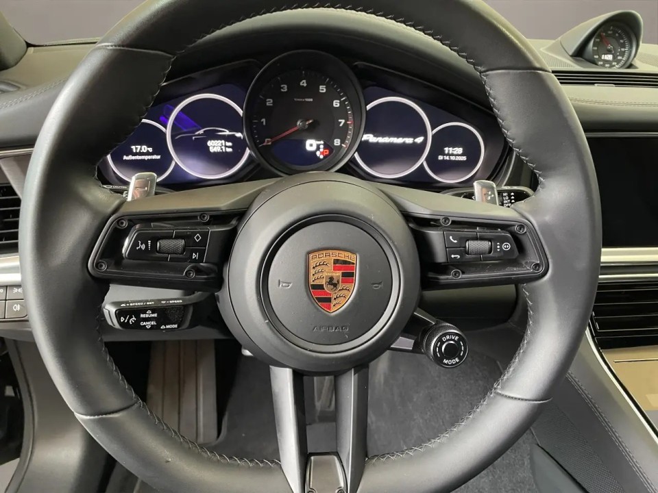 Porsche Panamera 4 Platinum Edition - foto 9