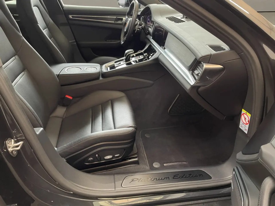 Porsche Panamera 4 Platinum Edition - foto 12