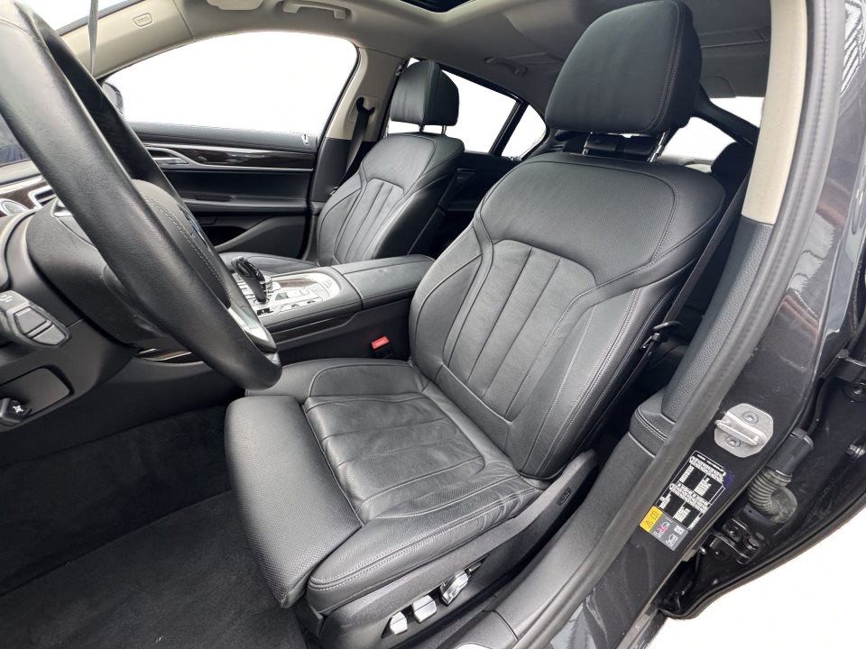 BMW Seria 7 745Le xDrive - foto 6
