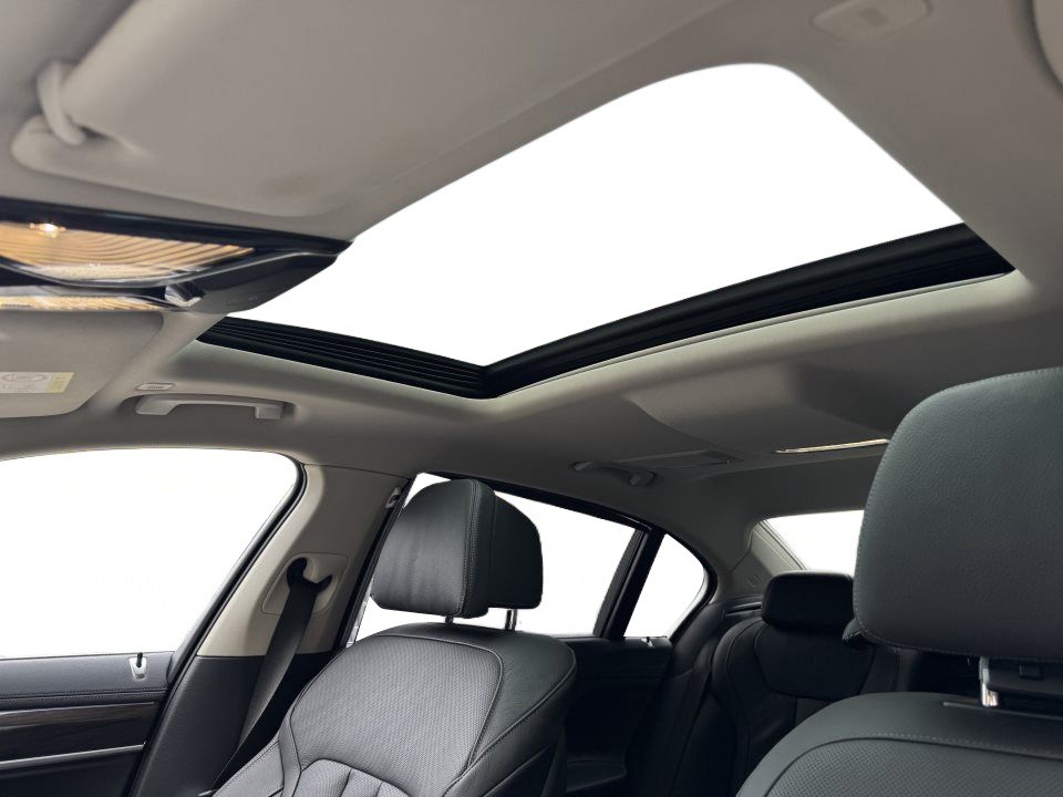BMW Seria 7 745Le xDrive - foto 11