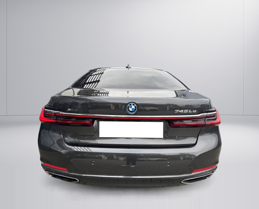 BMW Seria 7 745Le xDrive (4)